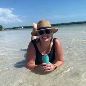 Meet your Posher, Savannah